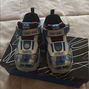 •Sold•Star Wars Sketchers R2-D2 Shoes Sz 1